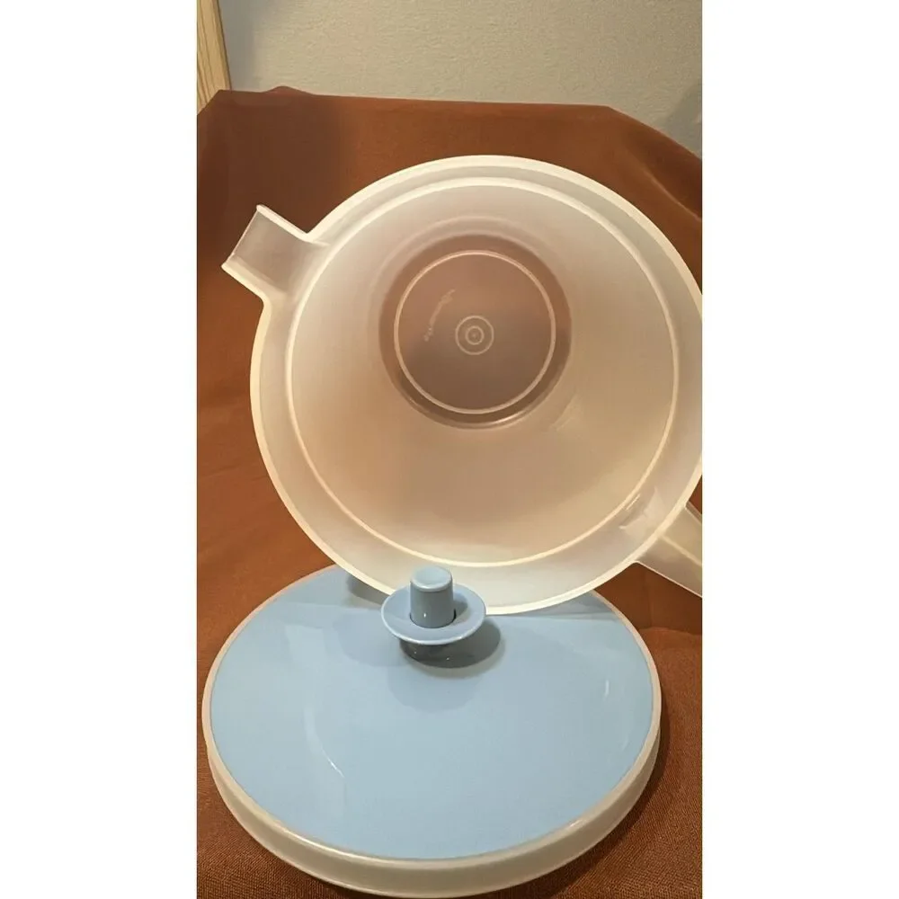 Tupperware Vintage 1 Gallon Pitcher Sheer Blue Push Button Lid